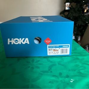 Hoka Clifton 8 wide